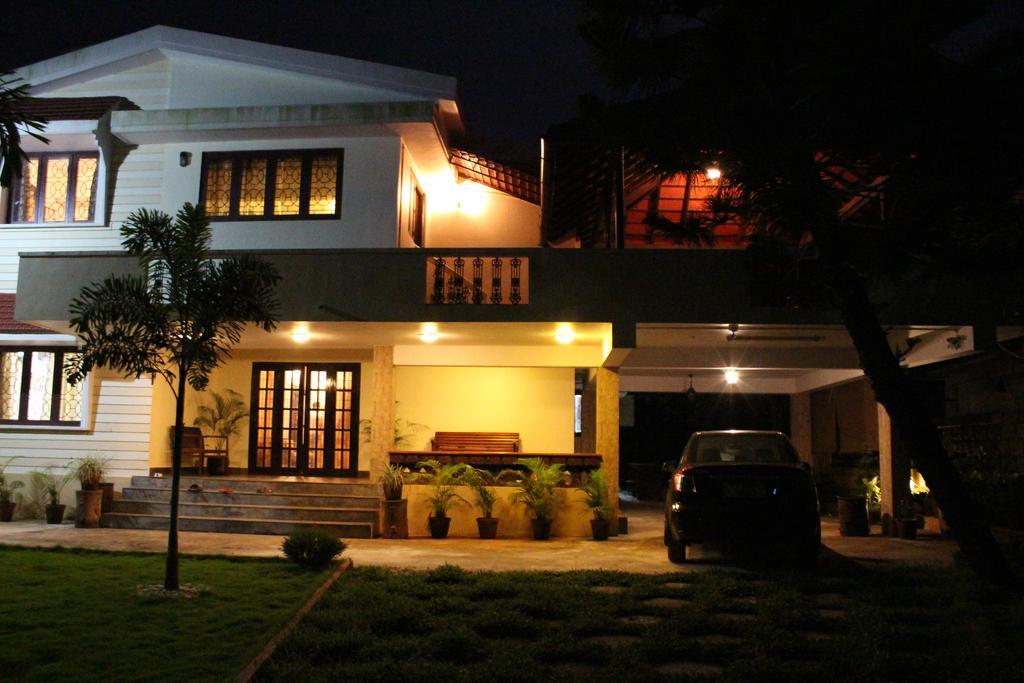 Urban Retreat Homestay Mangalore Buitenkant foto